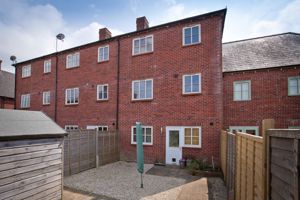 31 Greenacre Way_Garden- click for photo gallery